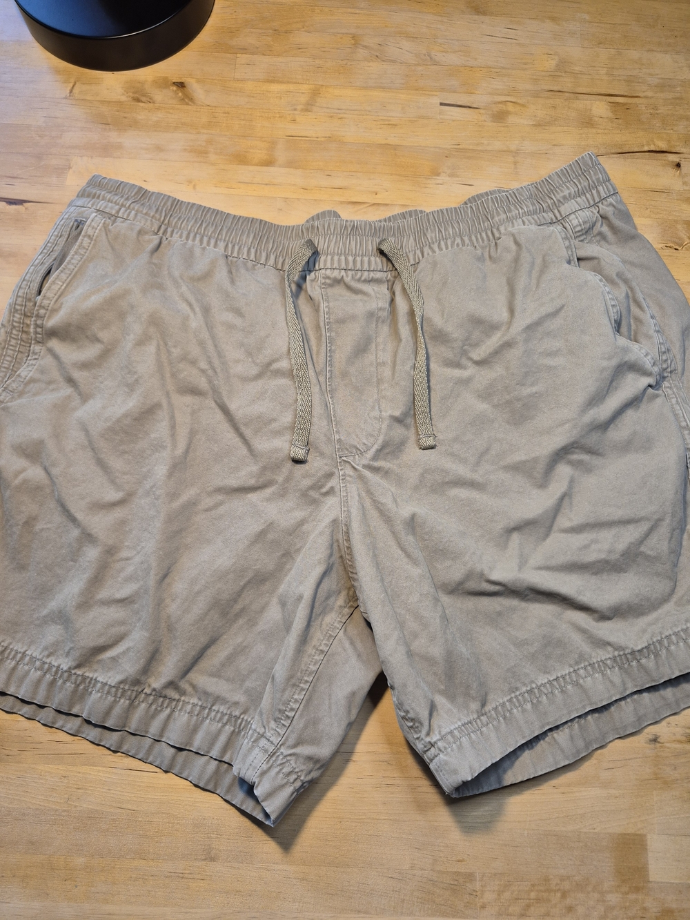 Abercrombie & Fitch Men's Khaki Elastic-Waist Flat-Front Shorts